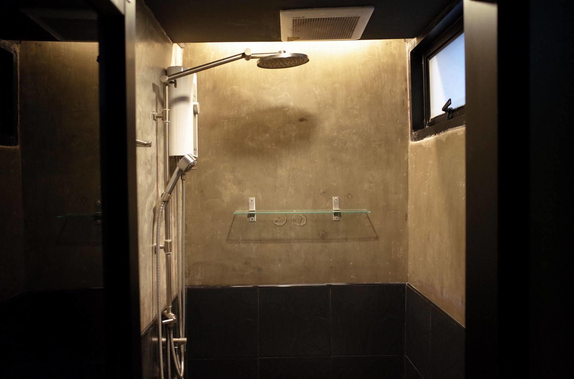C40Winks Hostel Bangkok Buitenkant foto