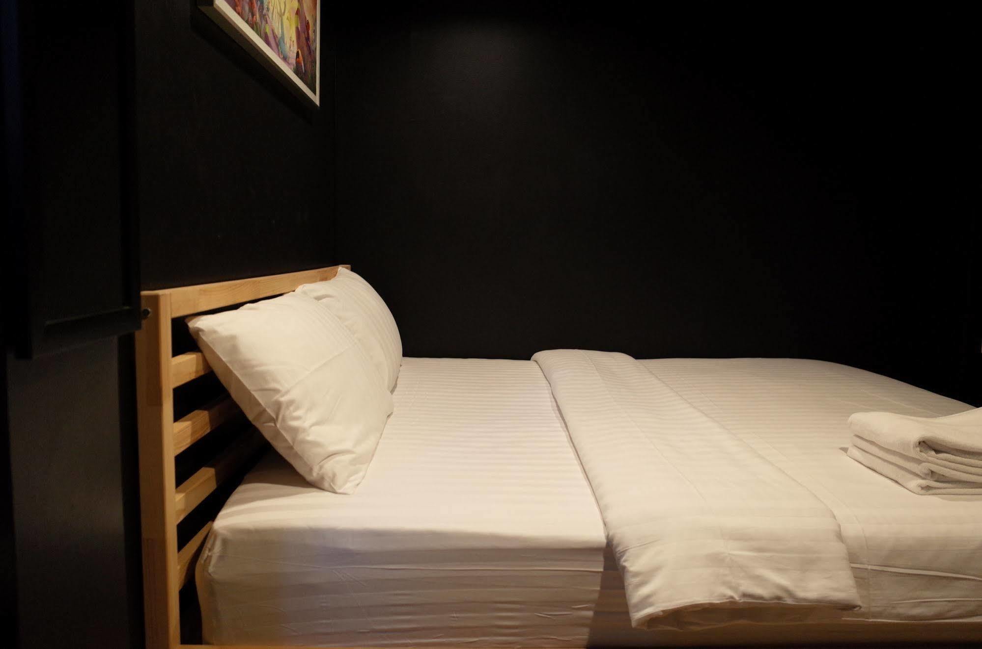 C40Winks Hostel Bangkok Buitenkant foto